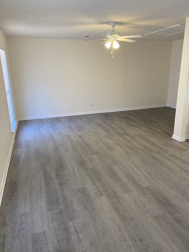 Building Photo - 8068 Whitebrook Dr