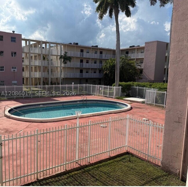 Foto del edificio - 2800 NW 56th Ave