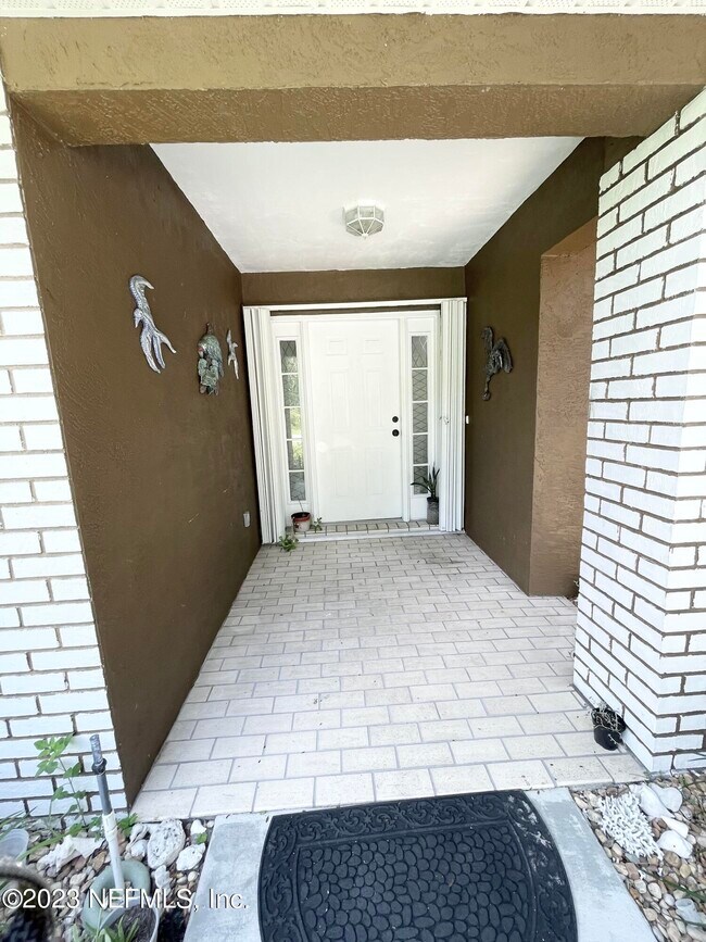 Foto del edificio - 26 Woodbury Dr