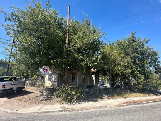 Building Photo - 229 Grenet St