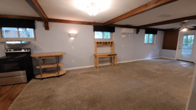 Open concept living space - 9362 Woodledge Pt