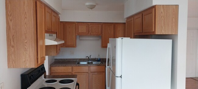 Foto del edificio - 352 N Birch St