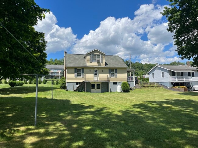 Building Photo - 916 High St