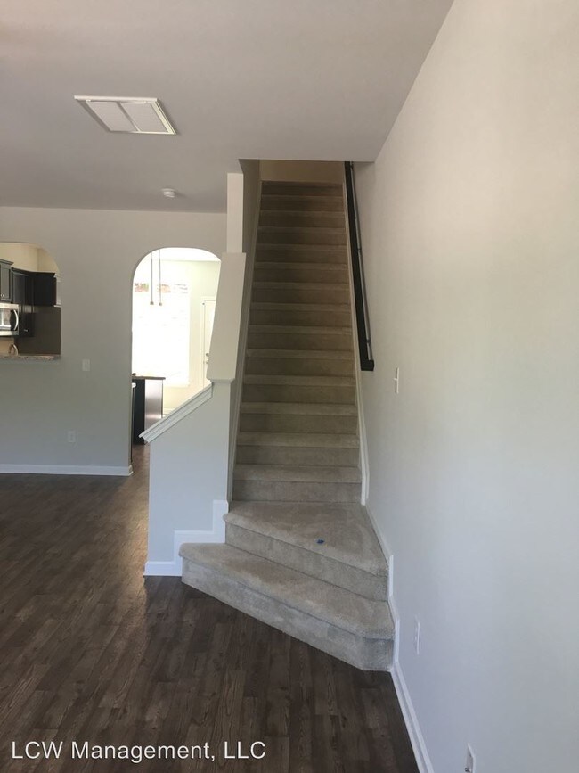Building Photo - 2 br, 2.5 bath House - 5347 Farmhouse Trail