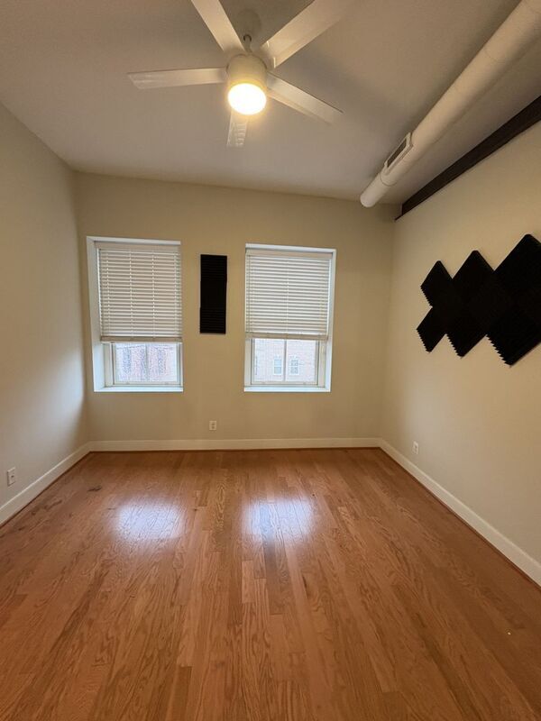 Foto del edificio - 3233 O'Donnell St