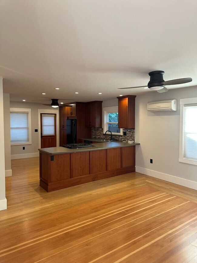 Building Photo - Charming 2 bedroom 1 bath house in McDonald area w/ ALL utilities included!!