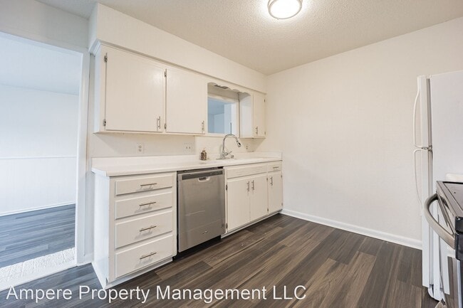 Building Photo - 3 br, 1.5 bath House - 417 W Wren Cir