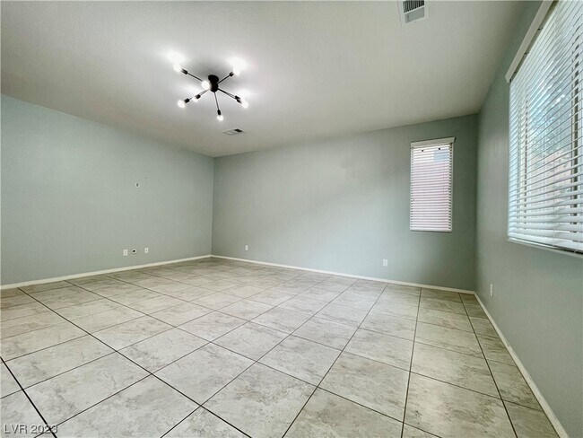 Building Photo - 10638 Mt Blackburn Ave