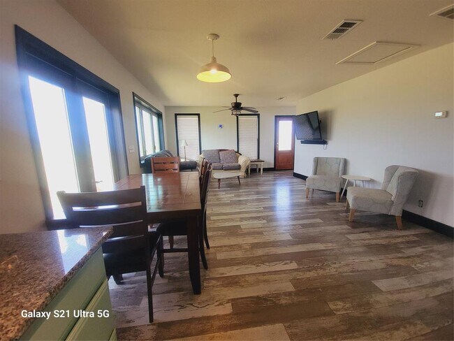 Foto del edificio - 1150 CR 405