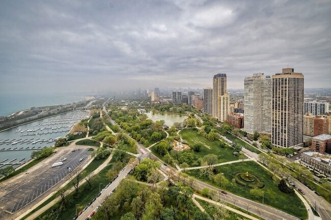 Building Photo - 2800 N Lake Shore Dr