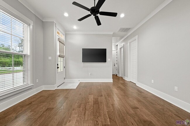 Building Photo - 306 Saint Thomas Lane