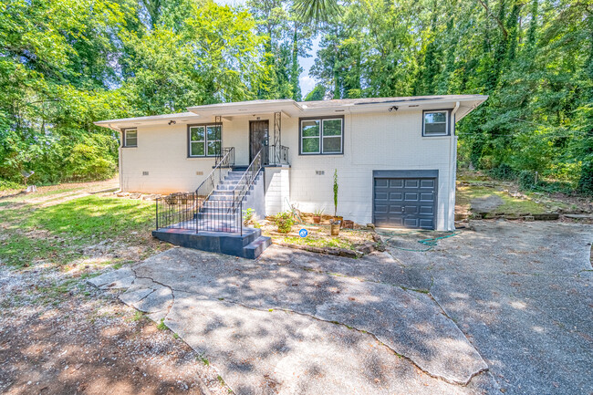 Building Photo - 146 Lynhurst Dr SW