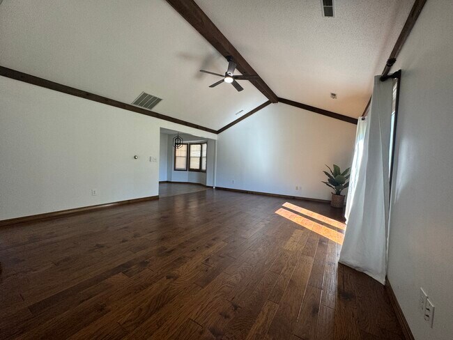 Foto del edificio - 8813 Beacon Woods Pl