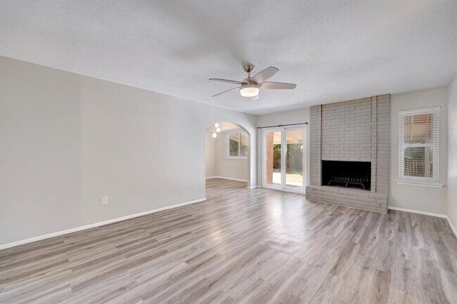 Foto del edificio - 1404 Greenfield Dr