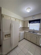 Building Photo - 1104 SE 3rd St