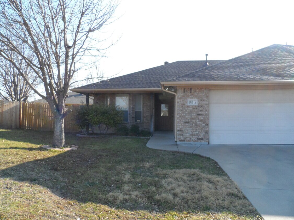 Foto principal - 1501 Sharron Ct