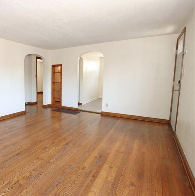 Building Photo - Charming 2 Bedroom Home in South Charlesto...