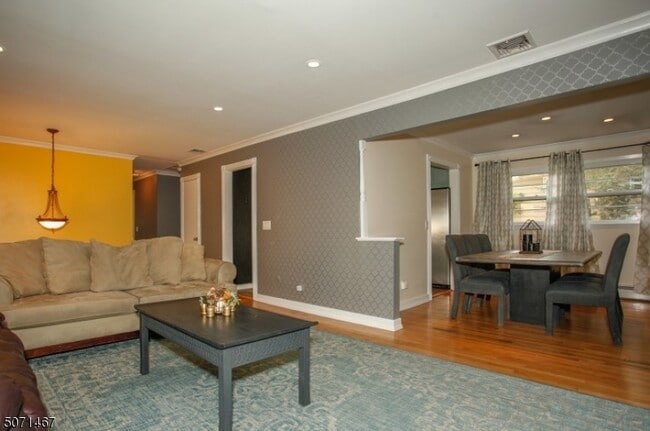 Building Photo - 210 Ross Dr