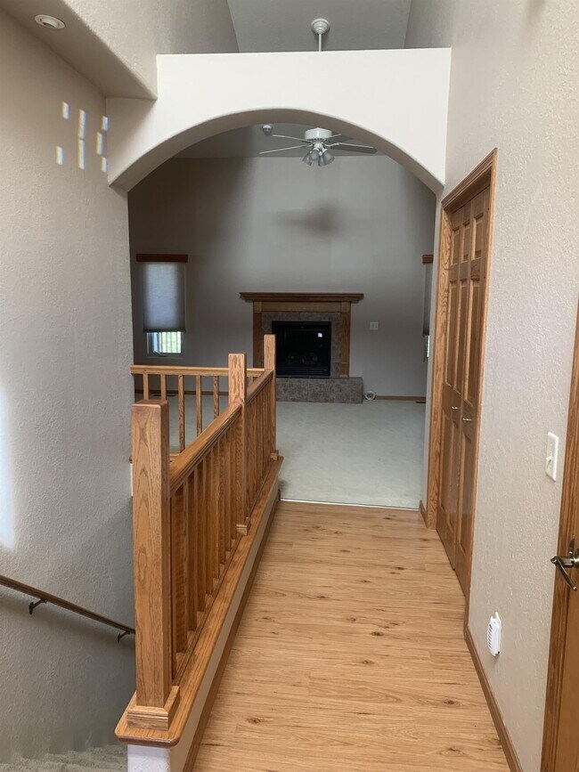 Foto del edificio - 227 Enchantment Rd