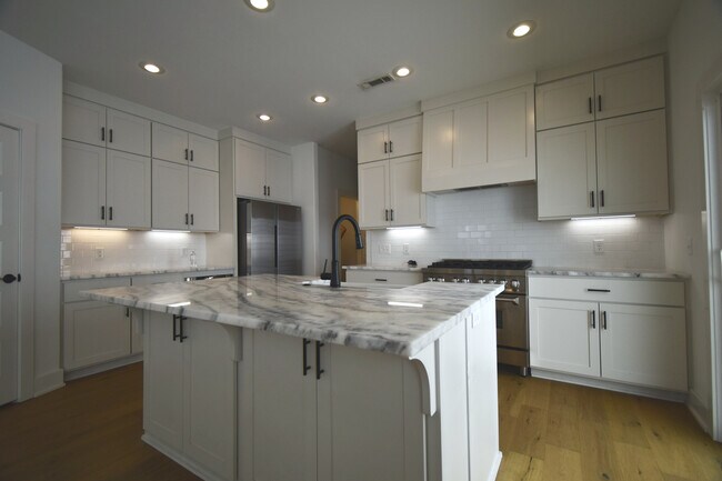 Foto del edificio - Hollywood Luxury Living