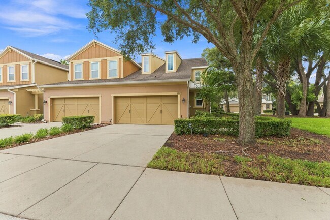 Building Photo - Stunning 3 BR + LOFT / 2.5 BA/ 2-Car-Garage Townhome in GATED community!