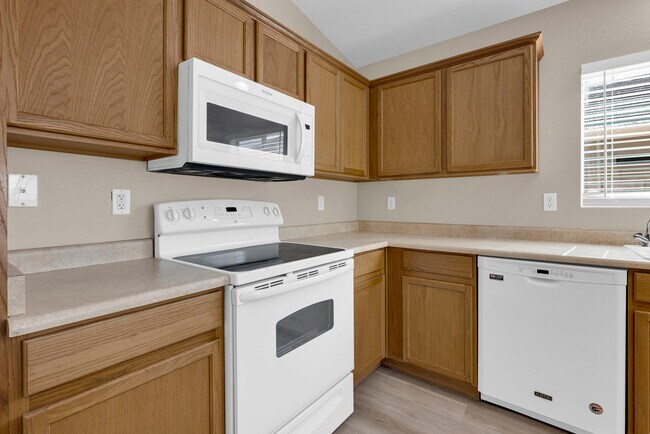 Foto del edificio - 17161 W Port Royale Ln