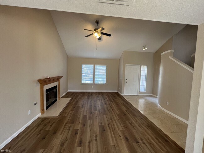 Foto del edificio - 4 br, 2.5 bath House - 15125 South Poppy C...