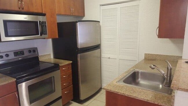 Lexington Place - 1615 - Lexington Place - 1615 Apartment