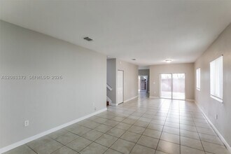 Building Photo - 3432 NE 3rd Dr