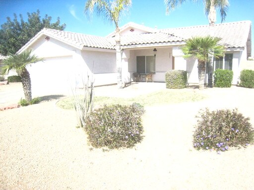 Primary Photo - 160 W Shamrock St