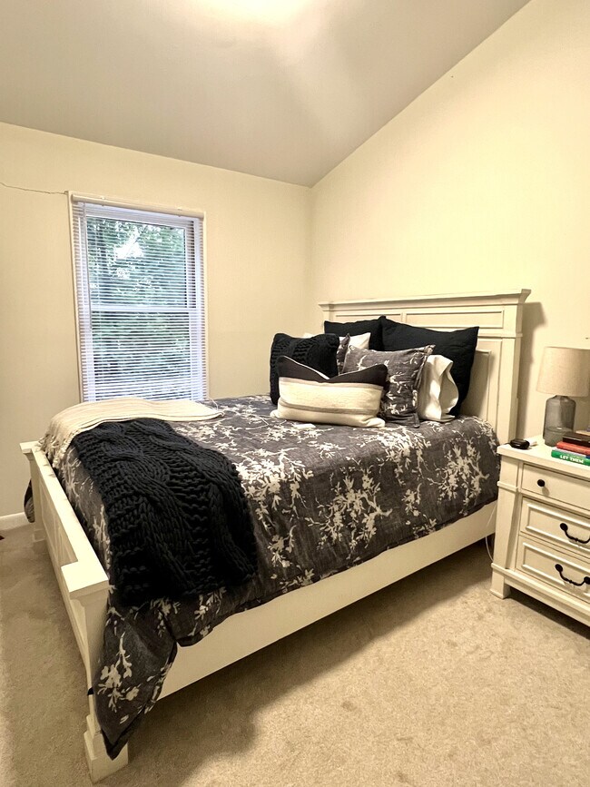 Foto del edificio - 1550 Spalding Dr