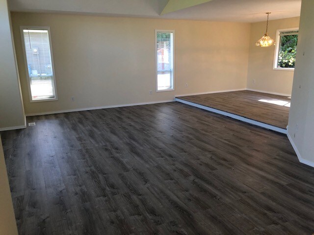 Foto del edificio - 3418 15th Ave Ct NW