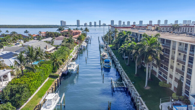 Private marina & Intracostal - 109 Paradise Harbour Blvd