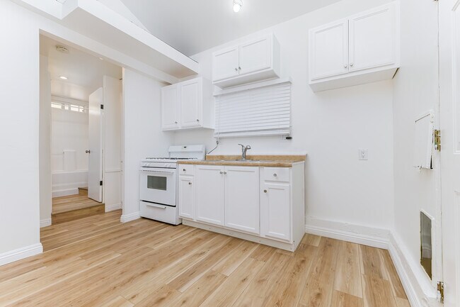 Foto del edificio - 7103 Flight Ave