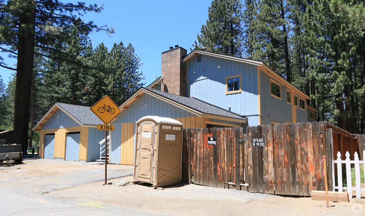 Building Photo - 2561 Osborne Ave