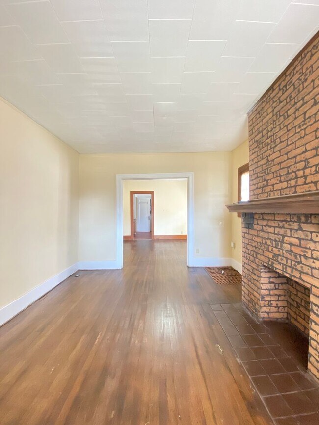Foto del edificio - Fernwood House MOVE IN SPECIAL -- **$100 G...