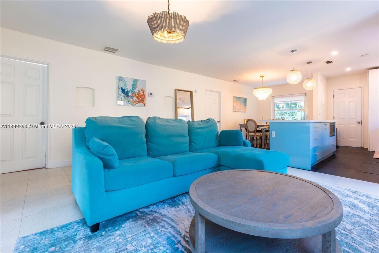 Foto principal - 426 NE 26th St