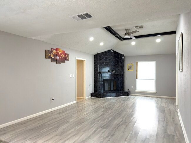 Building Photo - 6506 Briar Glade Dr