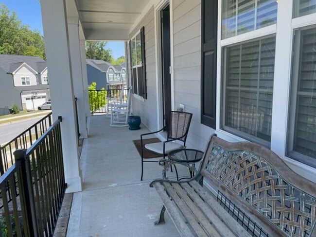 Building Photo - 1425 Barn Door Dr