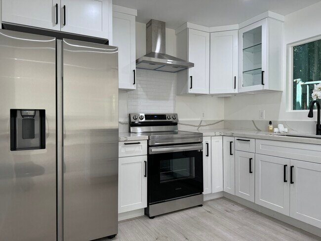 Foto del edificio - 1070 West Blvd