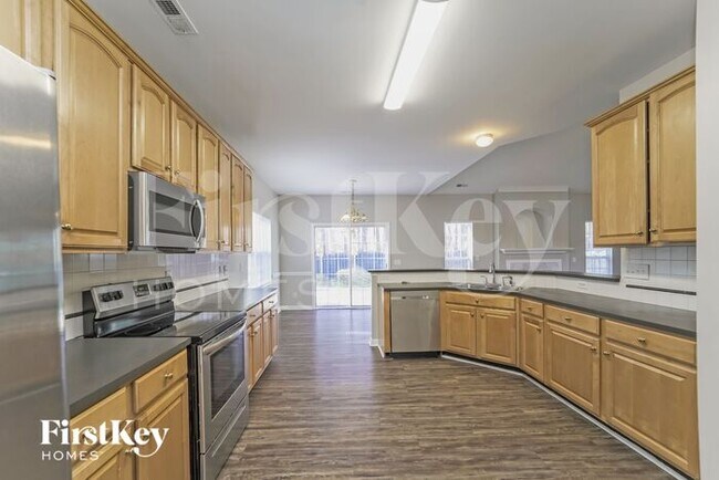 Foto del edificio - 6827 Sweetfield Dr