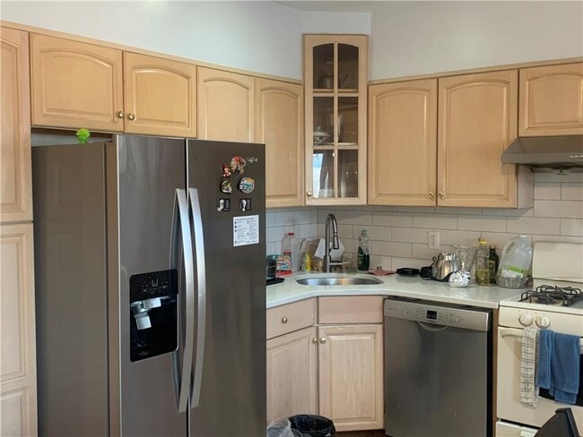 Foto del edificio - 86 Ave. S