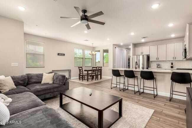 Foto del edificio - 2470 N Heritage St