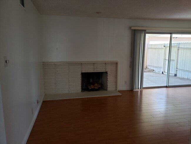 Foto del edificio - 1311 Kenwood St