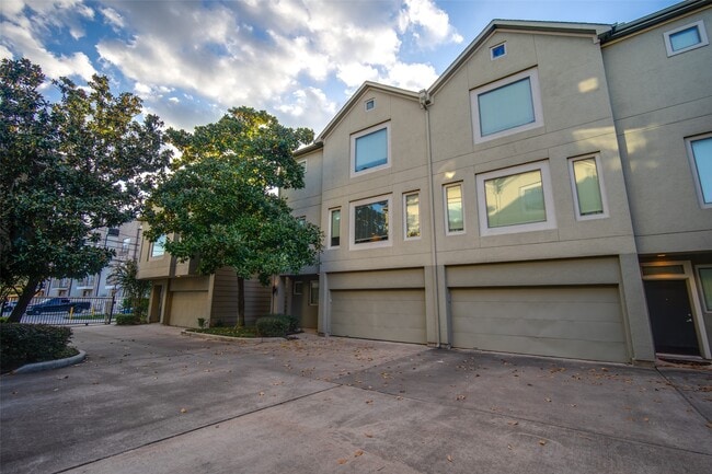 Building Photo - 4430 Center St