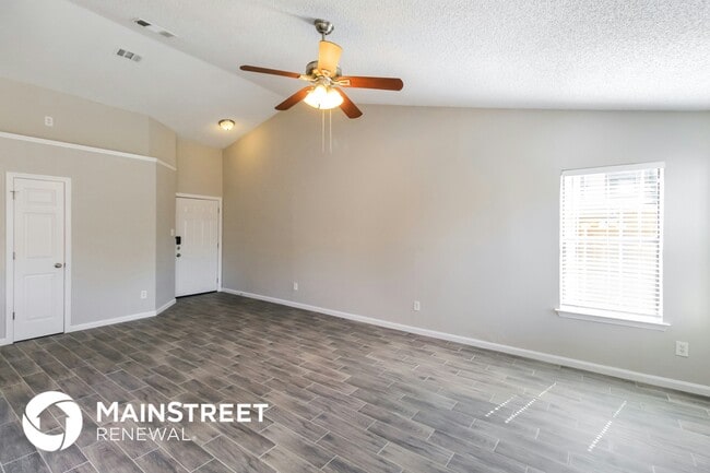 Building Photo - 5520 Creek Valley Dr