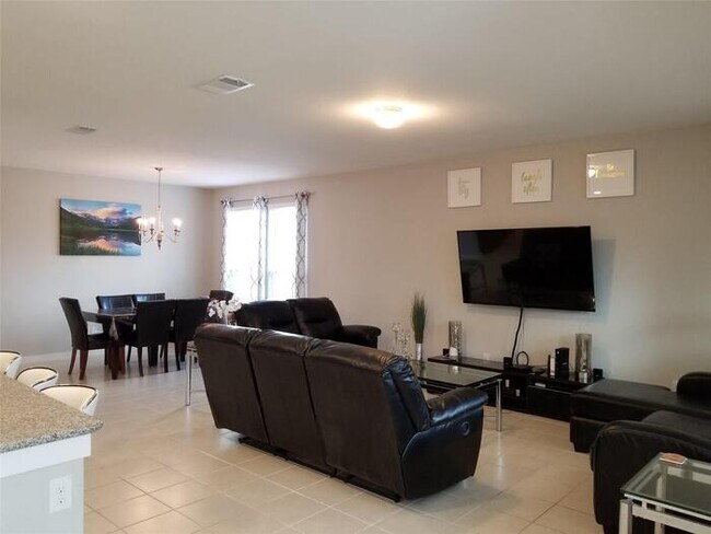 Building Photo - Stunning 5 beds 3 baths in Fort Worth!