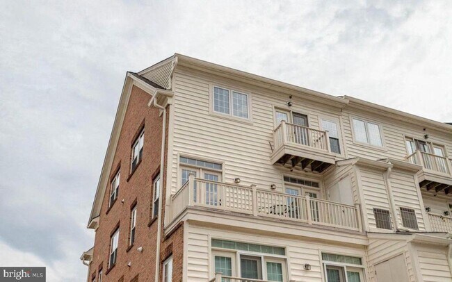 Foto del edificio - 9515 Walker Way