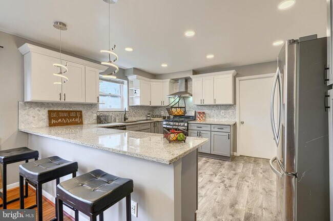 Foto del edificio - 3645 Glengyle Ave
