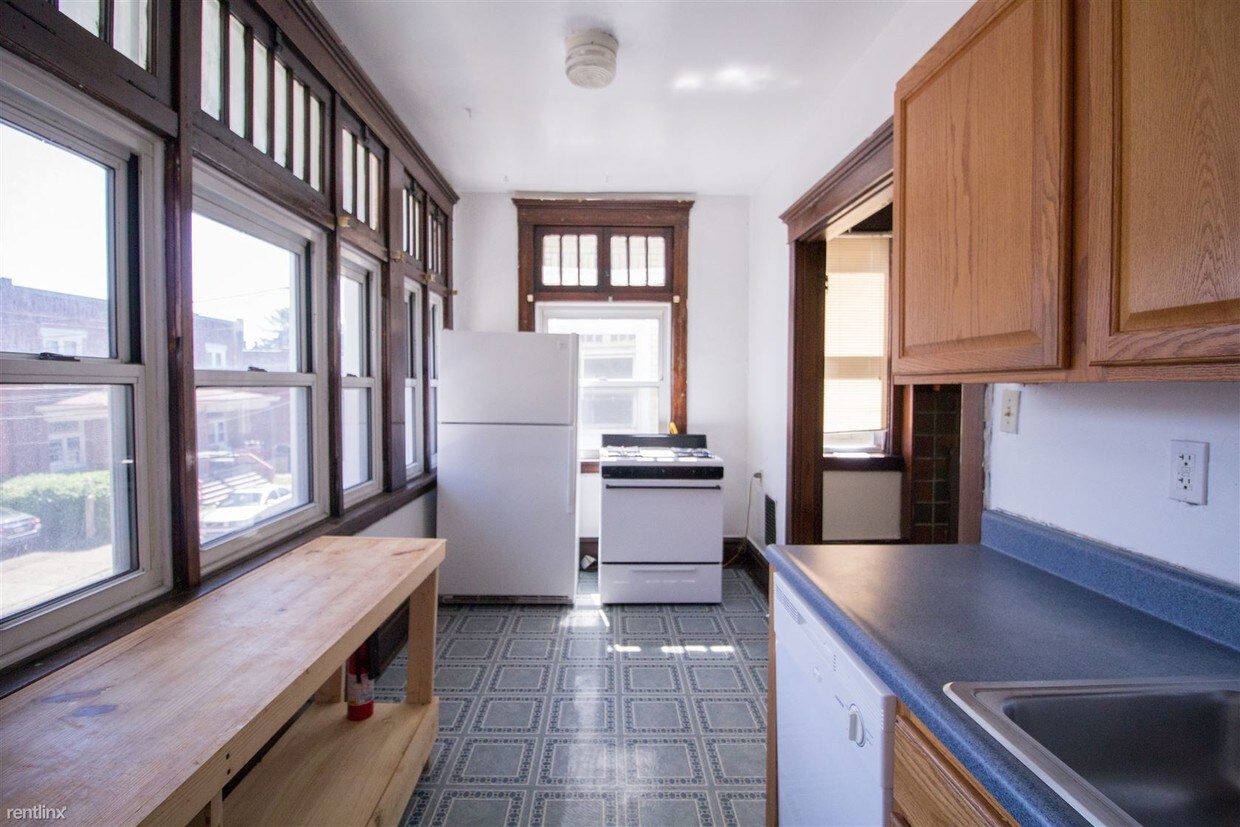Foto principal - 3 br, 1 bath Duplex - (August)(oakland) 1 ...